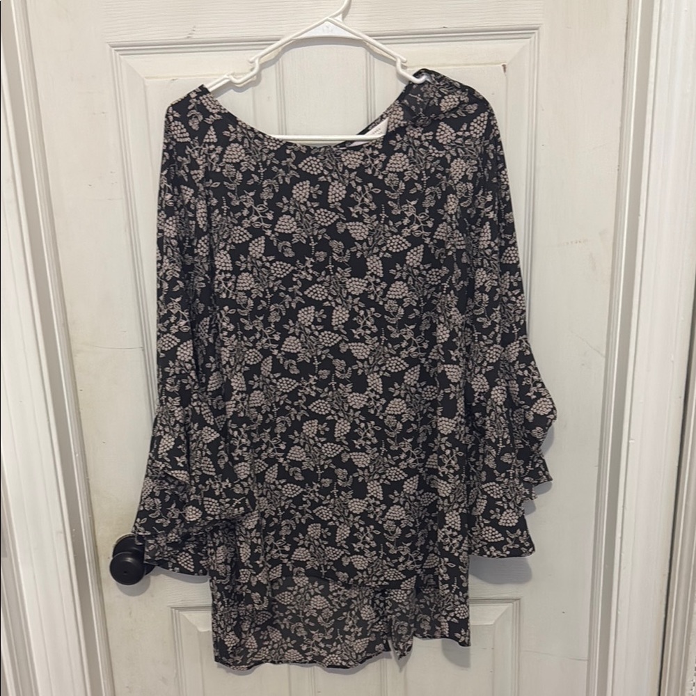LC Lauren Conrad Black and Cream Floral Blouse